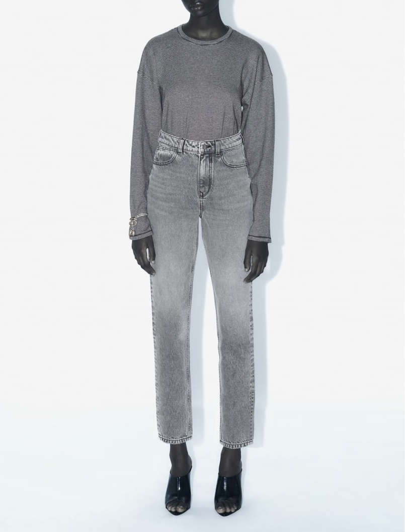 ДЖИНСЫ MOM FIT С ЗАВЫШЕННОЙ ТАЛИЕЙ