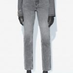 ДЖИНСЫ MOM FIT С ЗАВЫШЕННОЙ ТАЛИЕЙ -
