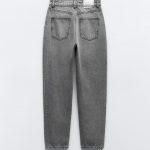 ДЖИНСЫ MOM FIT С ЗАВЫШЕННОЙ ТАЛИЕЙ -